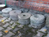 Smaller millstones ( pair )